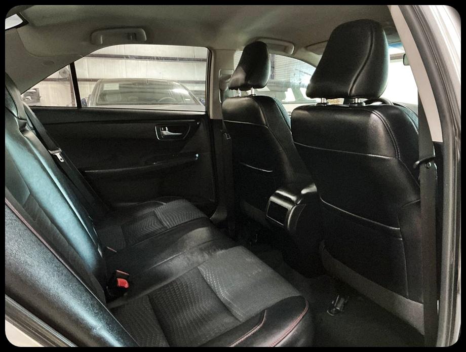 Toyota Camry SE 2015