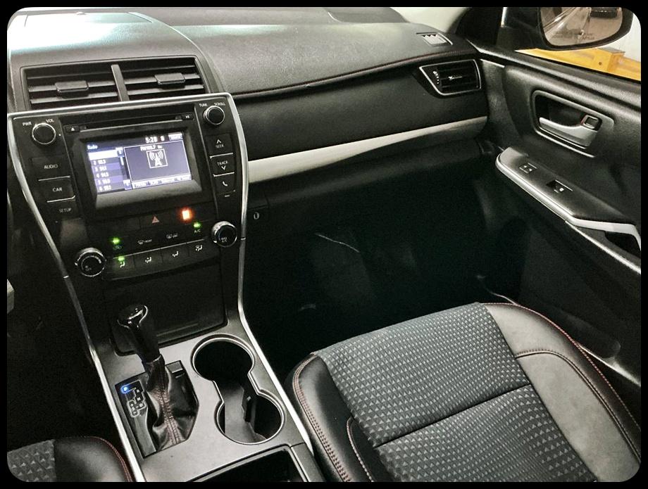 Toyota Camry SE 2015