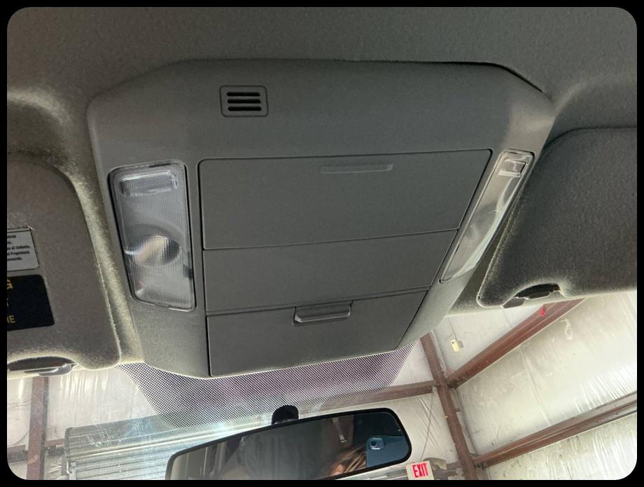 Toyota Tundra Tundra-Grade Double Cab 4.6L 2WD 2012