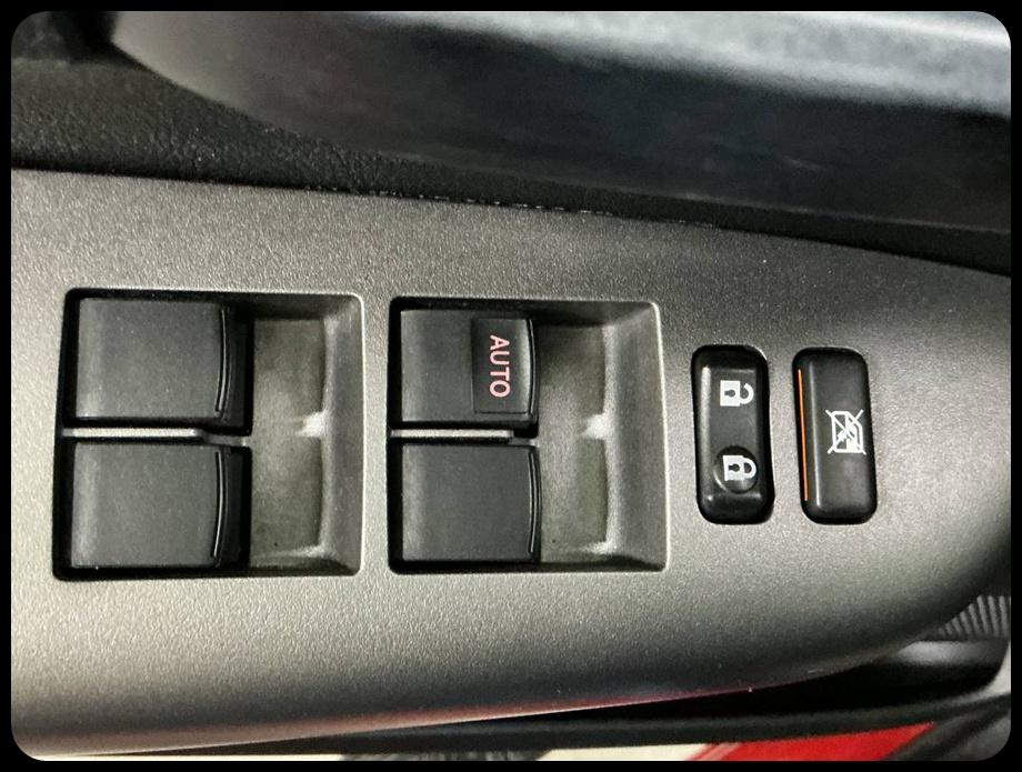 Toyota Tundra Tundra-Grade Double Cab 4.6L 2WD 2012