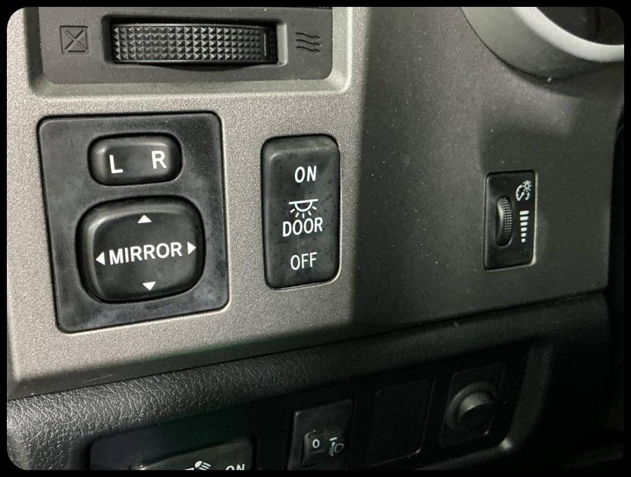 Toyota Tundra Tundra-Grade Double Cab 4.6L 2WD 2012