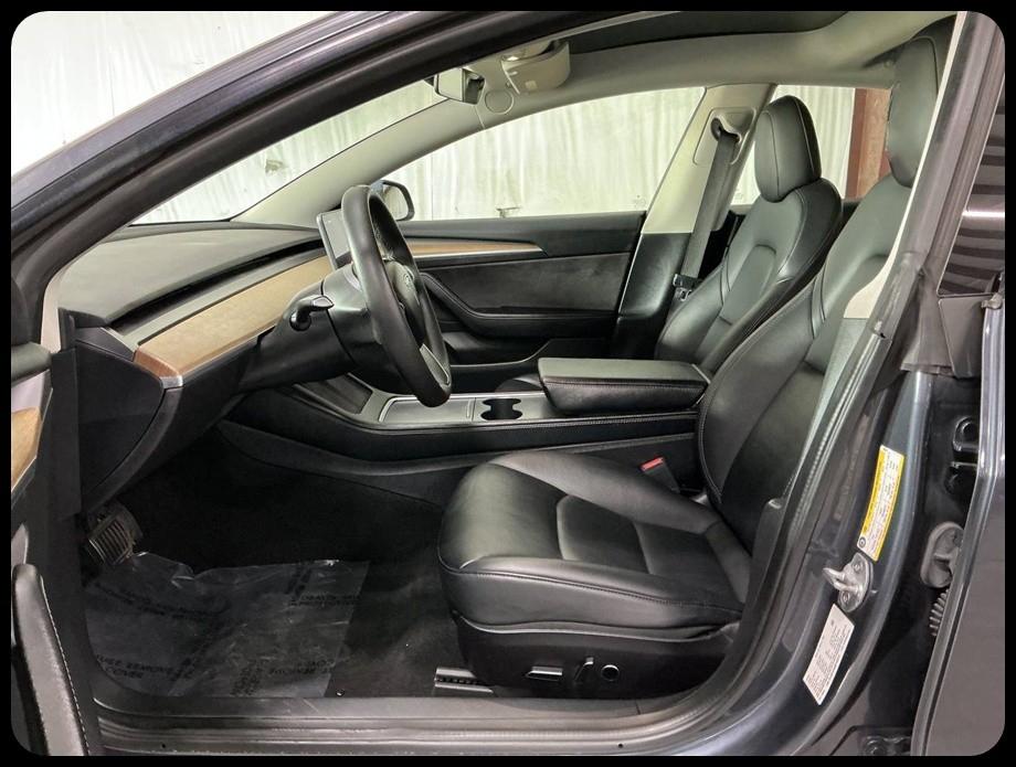 Tesla Model 3 Standard Range Plus 2022