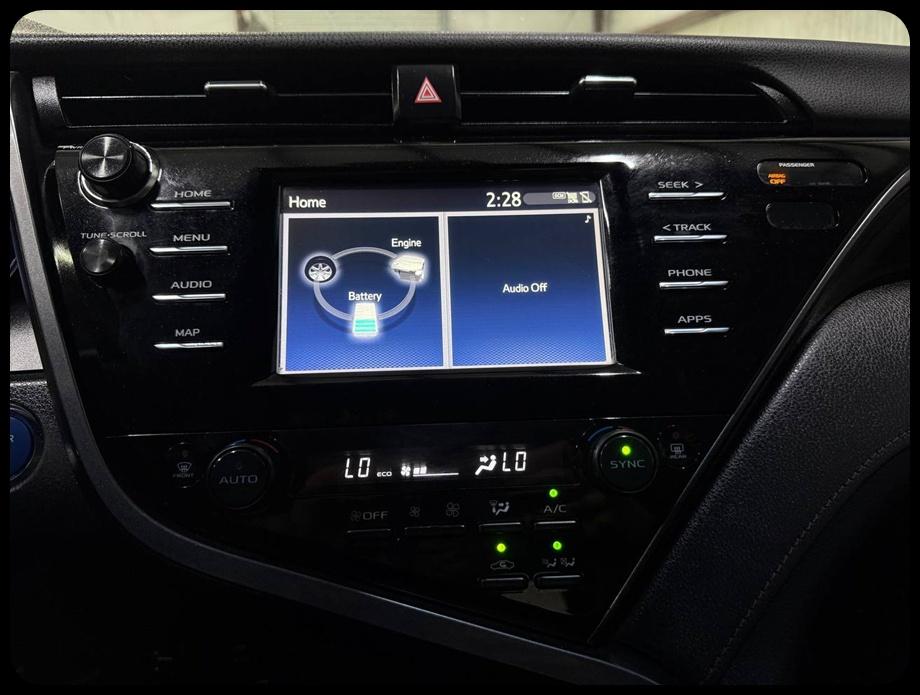 Toyota Camry Hybrid LE 2019