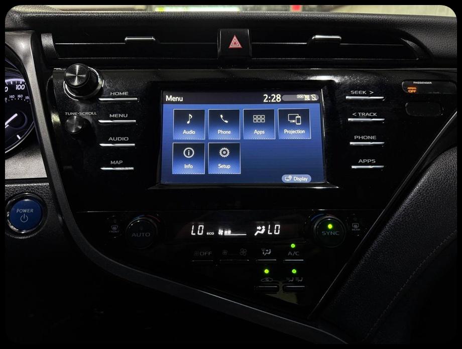 Toyota Camry Hybrid LE 2019