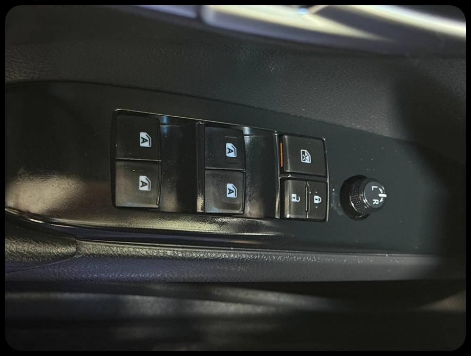 Toyota Camry Hybrid LE 2019