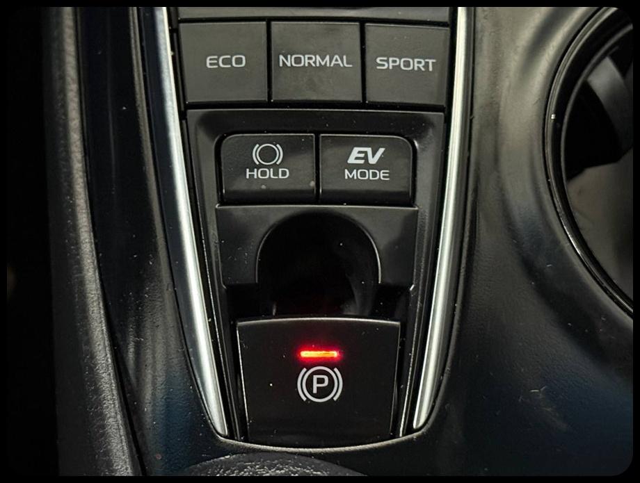 Toyota Camry Hybrid LE 2019