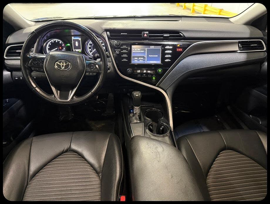 Toyota Camry SE 2018