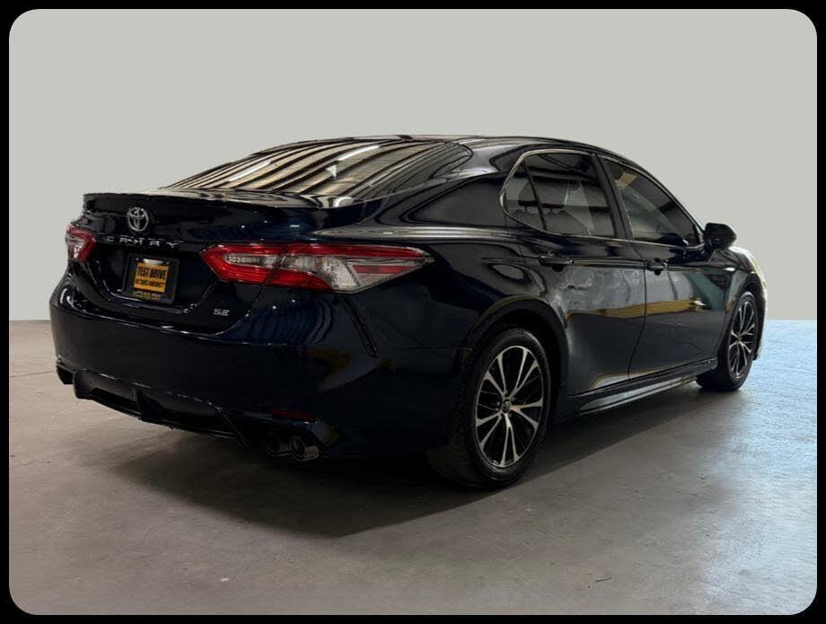Toyota Camry SE 2018