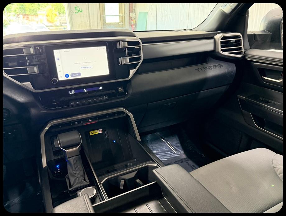 Toyota Tundra SR5 CrewMax 2WD 2025
