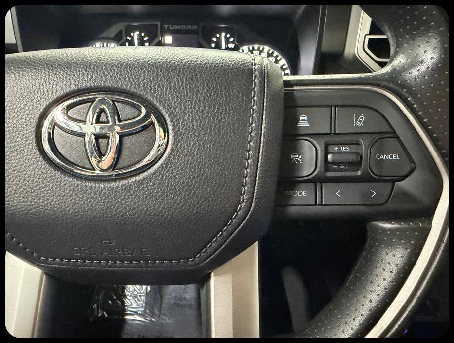 Toyota Tundra SR5 CrewMax 2WD 2025