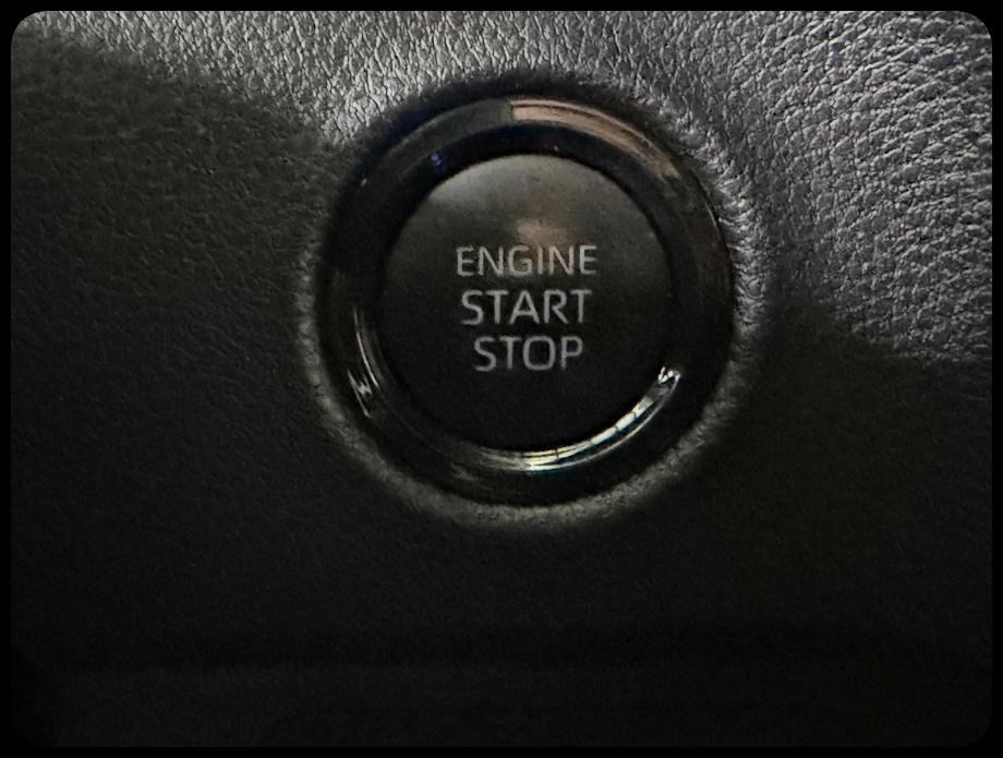Toyota Tundra SR5 CrewMax 2WD 2025