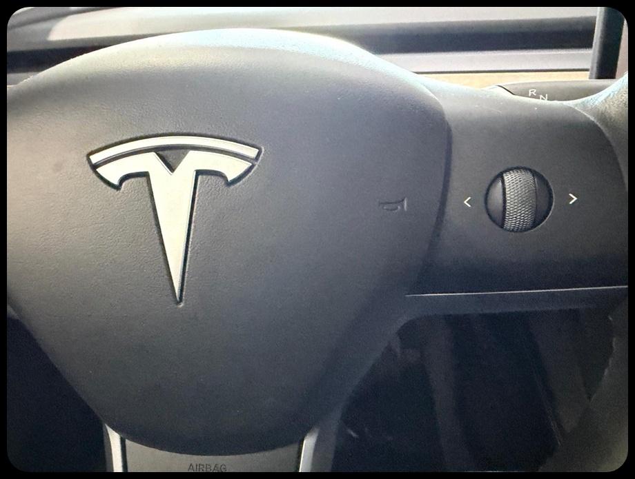 Tesla Model Y Long Range 2025
