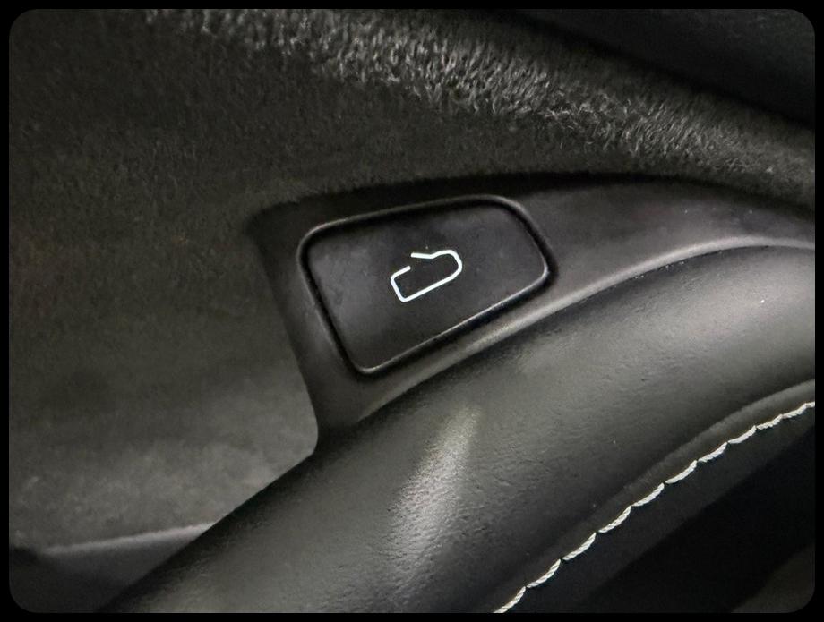 Tesla Model Y Long Range 2025