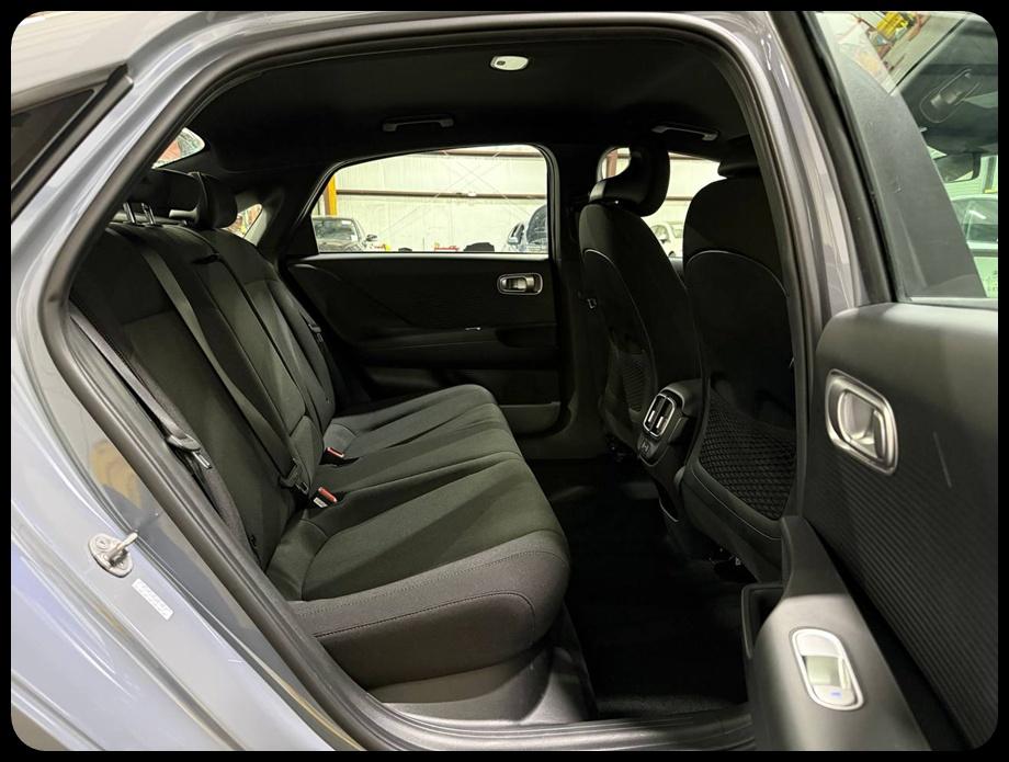Hyundai Ioniq 6 SE Standard Range 2024