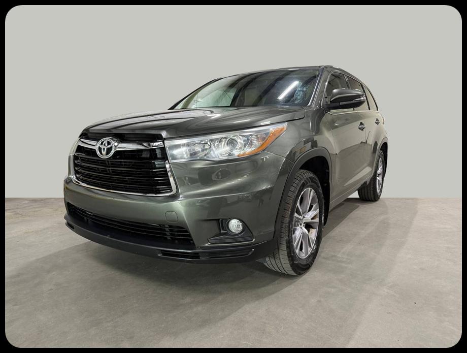 Toyota Highlander LE AWD V6 2016