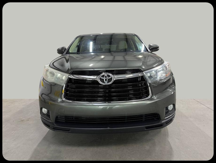 Toyota Highlander LE AWD V6 2016