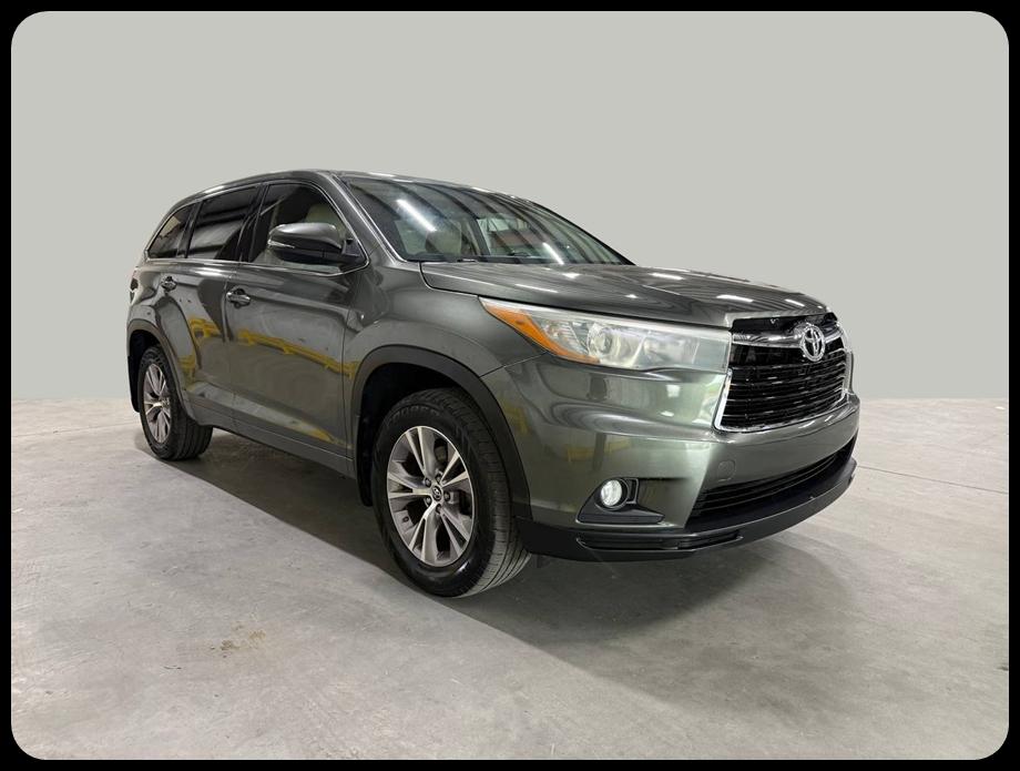 Toyota Highlander LE AWD V6 2016