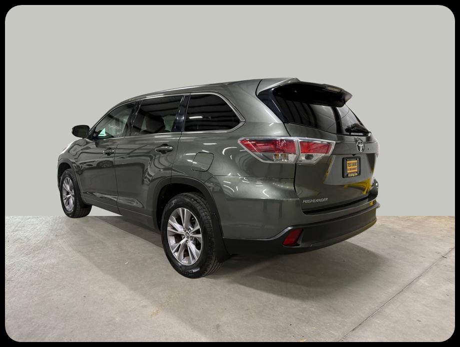 Toyota Highlander LE AWD V6 2016