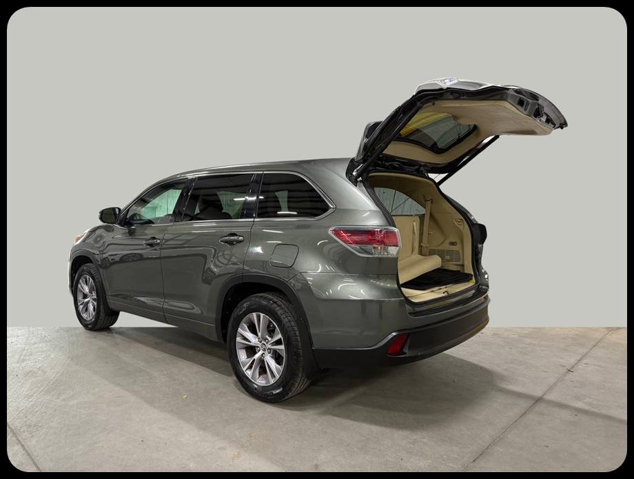 Toyota Highlander LE AWD V6 2016