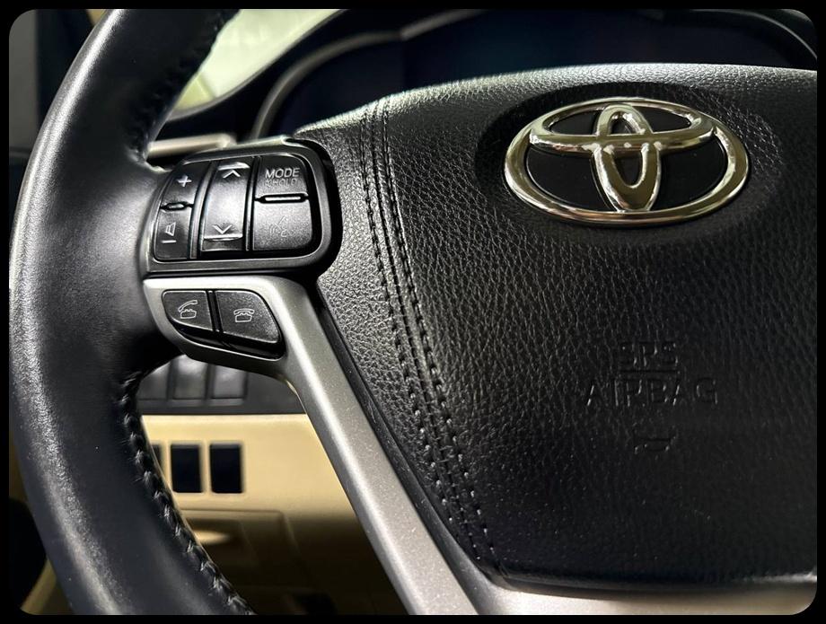 Toyota Highlander LE AWD V6 2016