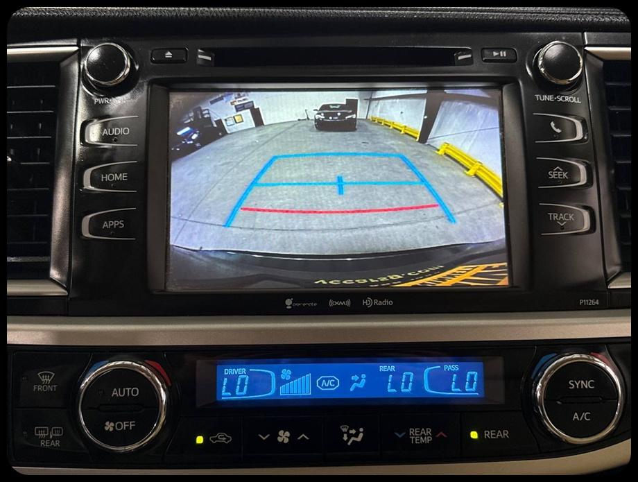 Toyota Highlander LE AWD V6 2016