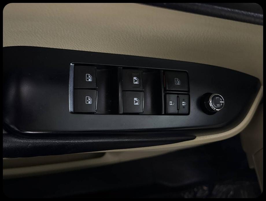 Toyota Highlander LE AWD V6 2016