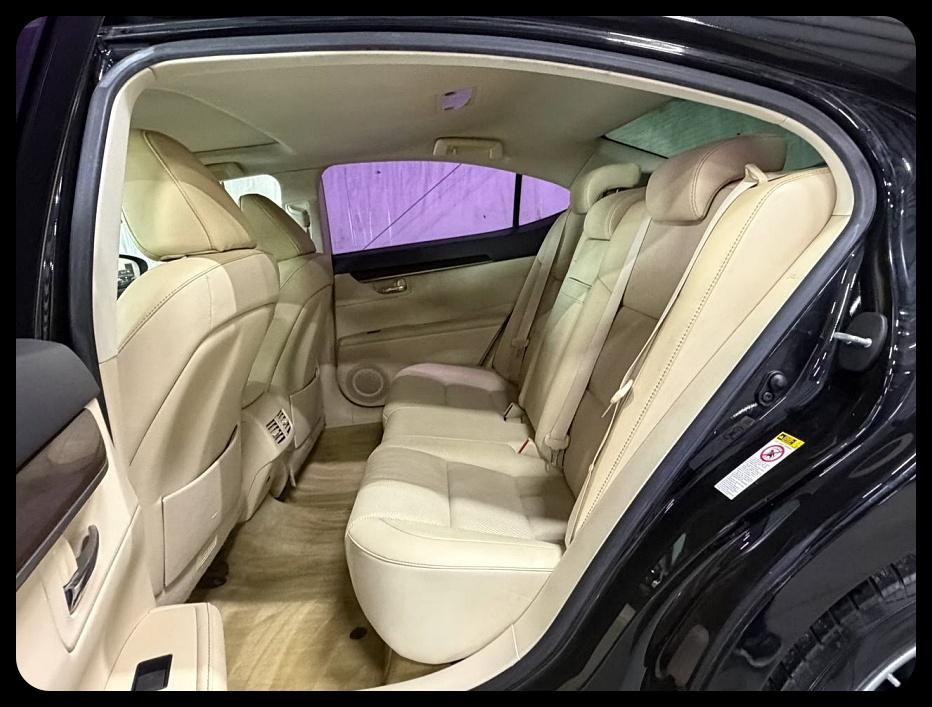 Lexus ES 350 Sedan 2015