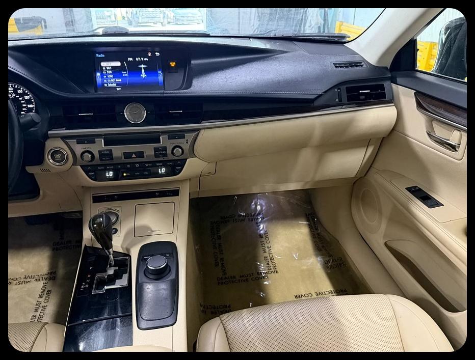 Lexus ES 350 Sedan 2015