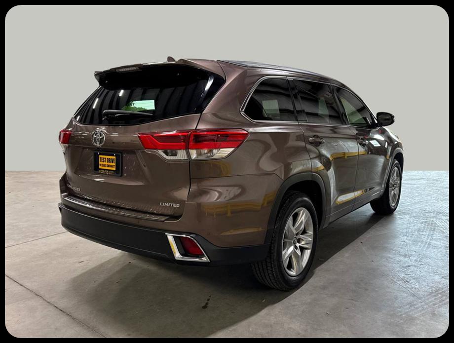 Toyota Highlander Limited 2017