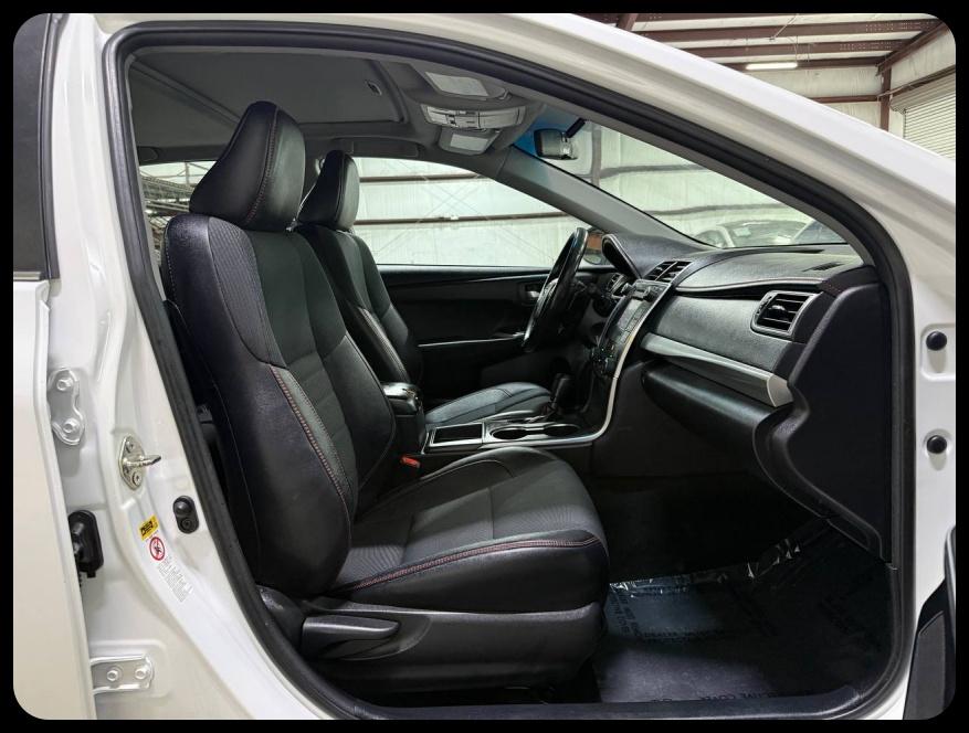 Toyota Camry SE 2017