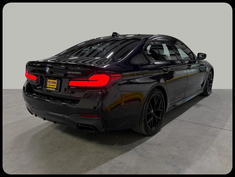 BMW 5-Series M550i xDrive 2022