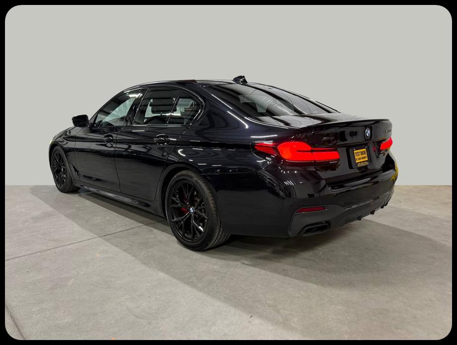 BMW 5-Series M550i xDrive 2022