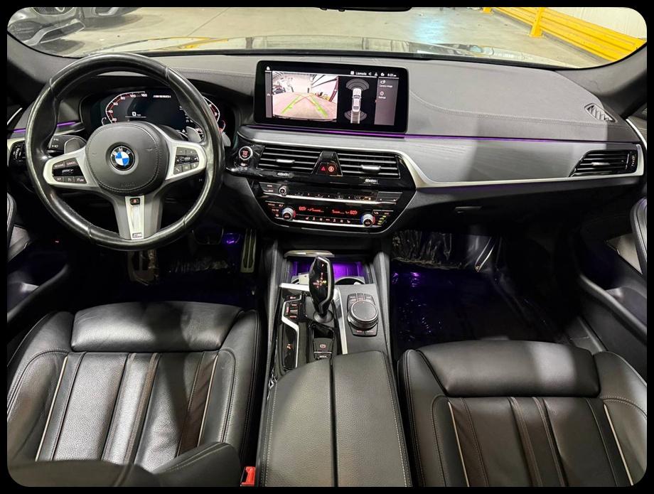 BMW 5-Series M550i xDrive 2022