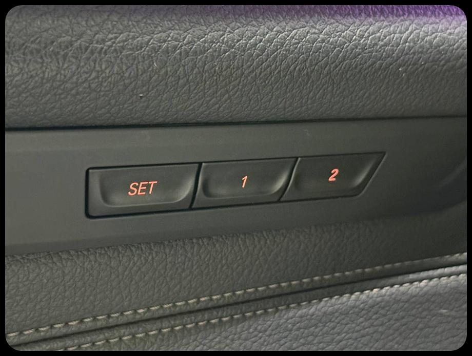 BMW 5-Series M550i xDrive 2022
