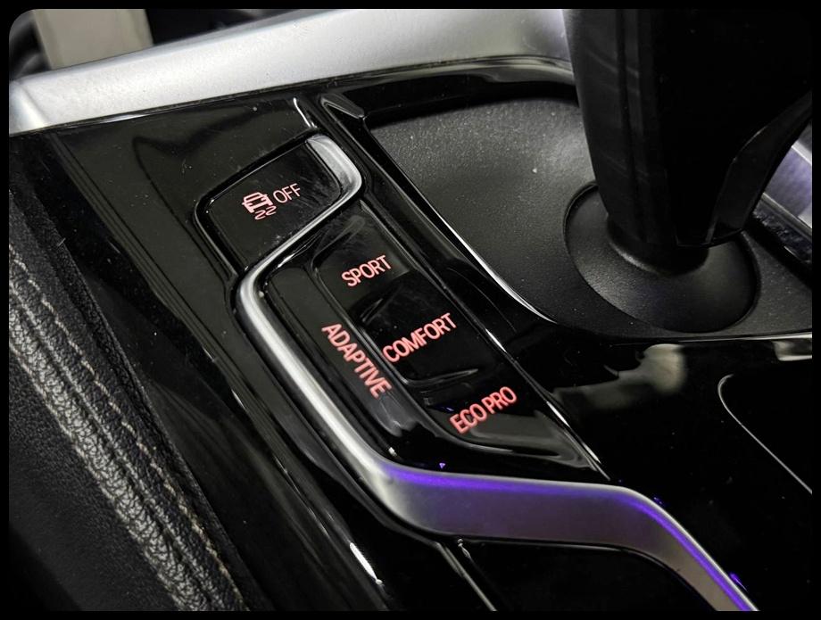 BMW 5-Series M550i xDrive 2022
