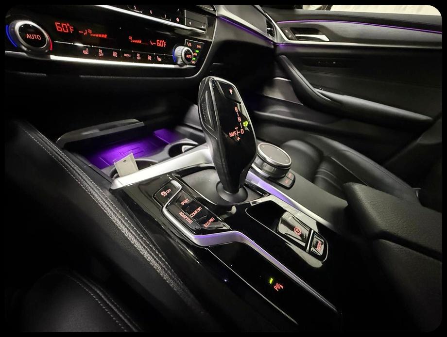 BMW 5-Series M550i xDrive 2022