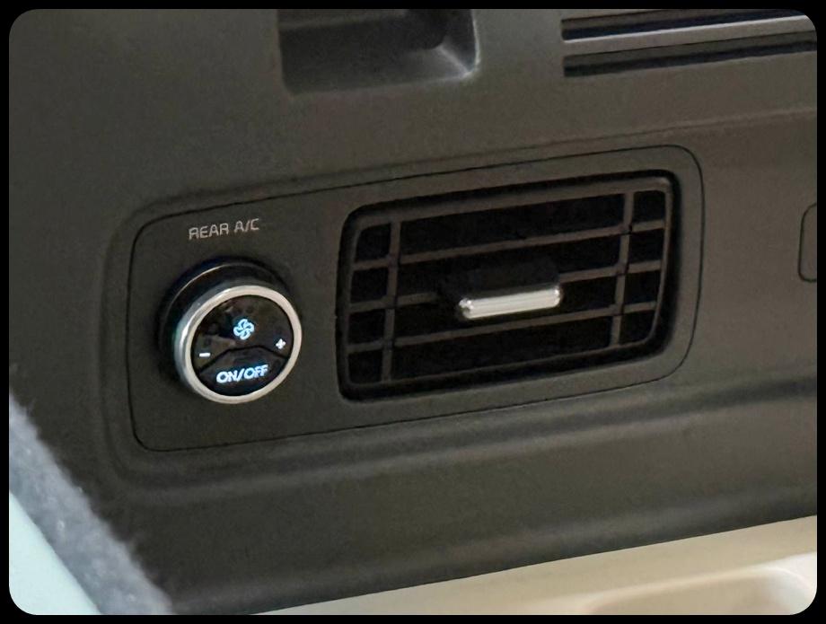 Hyundai Santa Fe SEL 2024