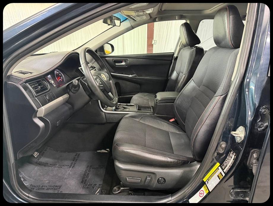 Toyota Camry SE 2017