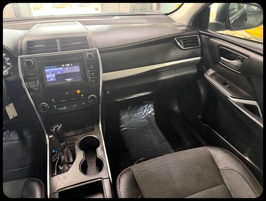 Toyota Camry SE 2017