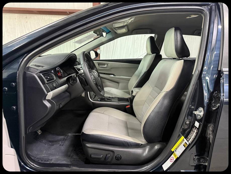 Toyota Camry SE 2016