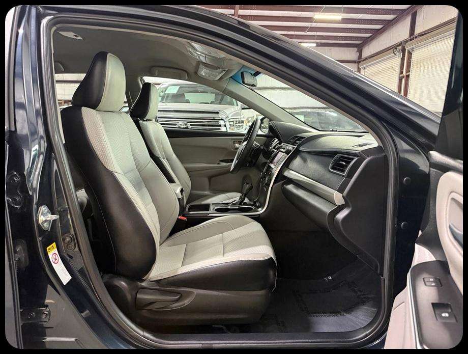 Toyota Camry SE 2016