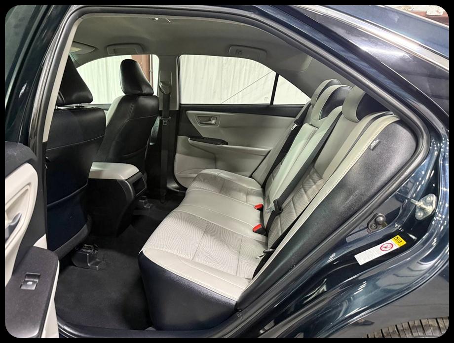 Toyota Camry SE 2016