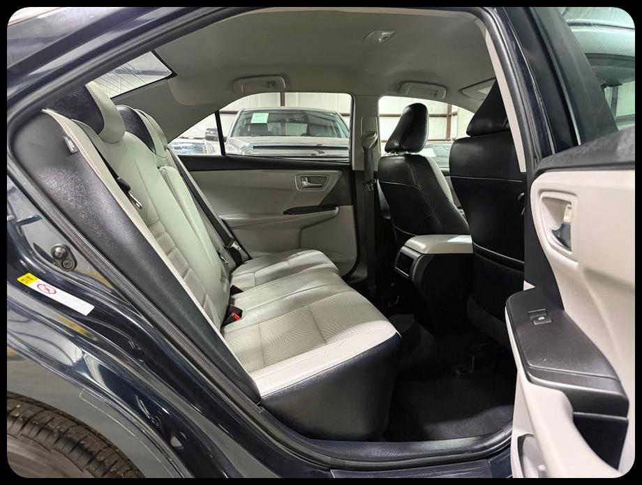 Toyota Camry SE 2016