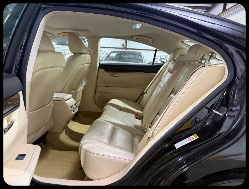 Lexus ES 350 Sedan 2015