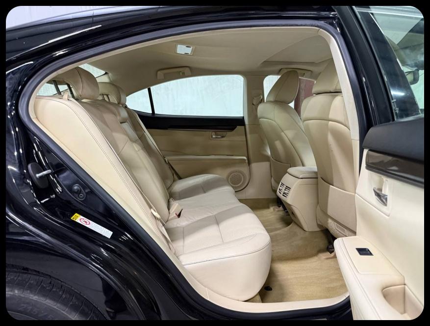 Lexus ES 350 Sedan 2015