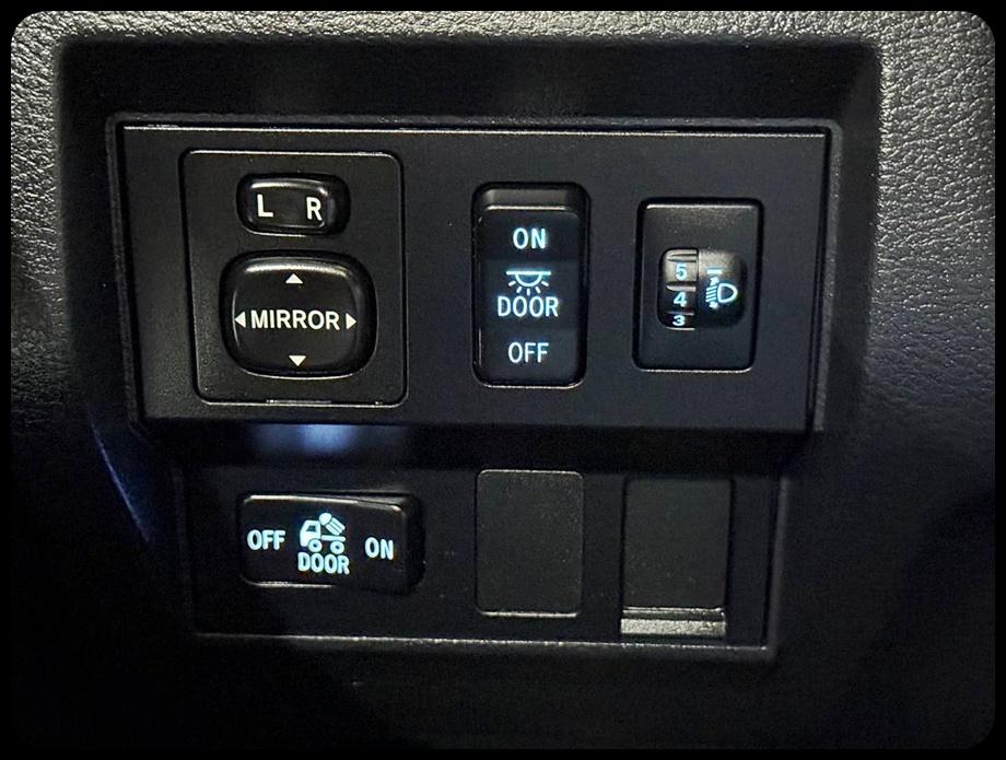 Toyota Tundra  2017