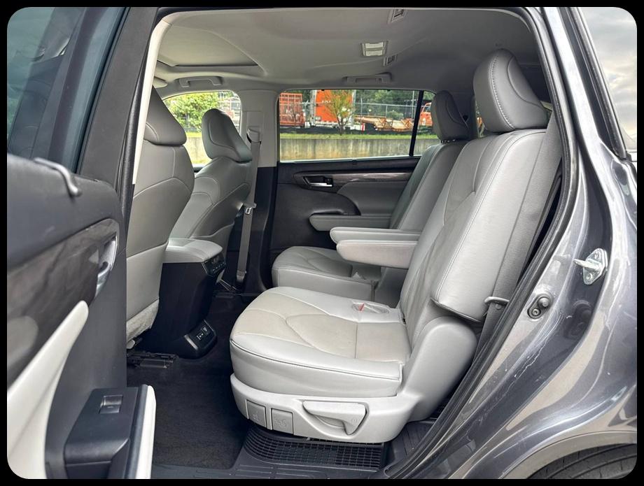 Toyota Highlander Hybrid Limited 2023