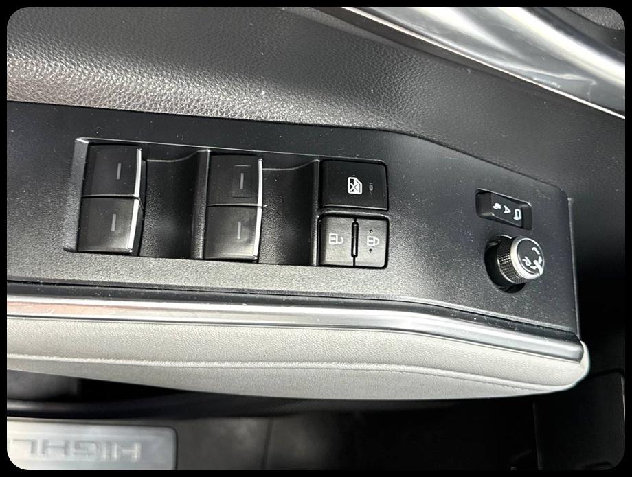 Toyota Highlander Hybrid Limited 2023