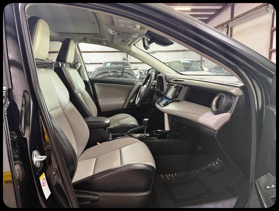 Toyota RAV4 Limited FWD 2017