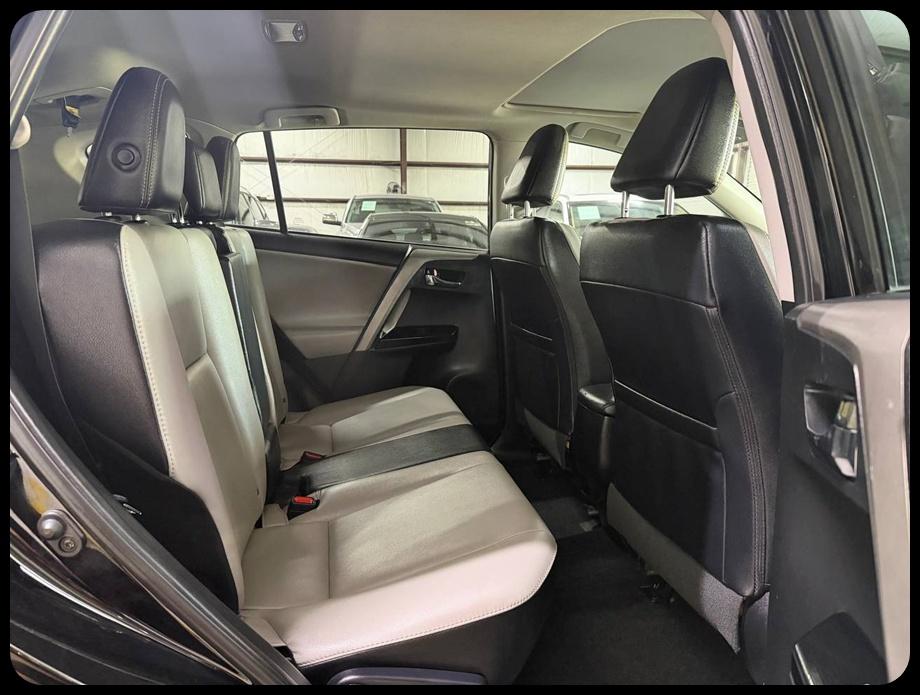 Toyota RAV4 Limited FWD 2017